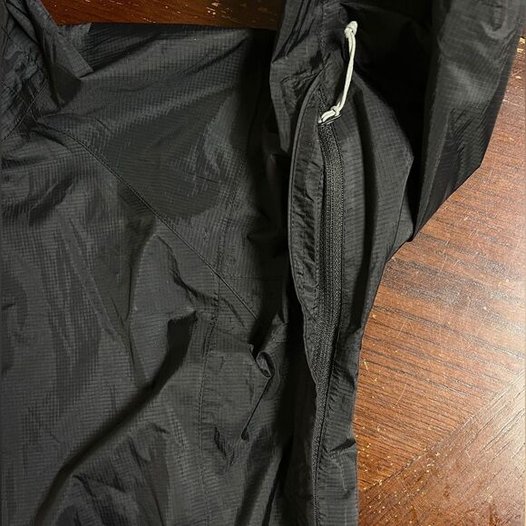 EMS Eastern Mountain Sports Lightweight Rain Jacket Medium - Picture 9 of 11